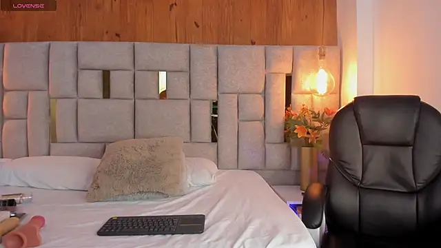 Saori newman online show from January 2025 11:59:01 AM