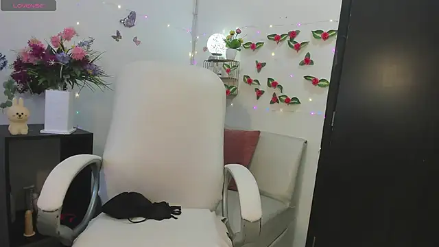 ariana crazzy online show from December 2024 06:35:02 PM