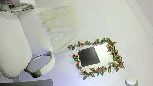 ariana crazzy online show from December 2024 03:42:02 PM