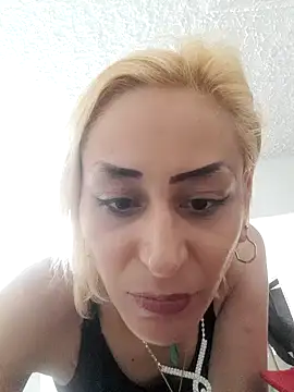 ariana crazzy online show from February 2025 06:23:02 PM