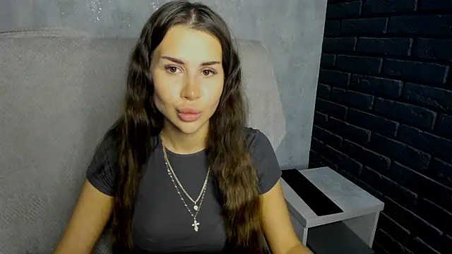 Snapshot of SuraMune chatting on April 2026 04:04:01 PM SuraMune online show from April 2026 04:04:01 PM