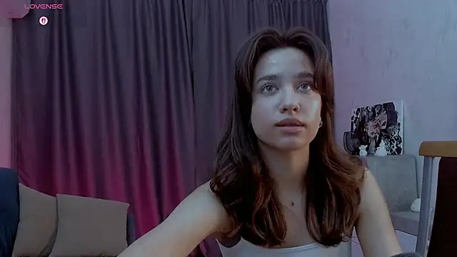 EmeliaReaper online show from November 2025 08:33:02 PM