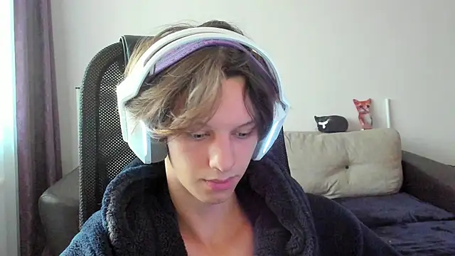 Ostin meow online show from October 2025 10:45:01 AM