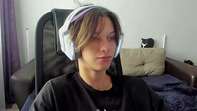 Ostin meow online show from November 2025 07:27:01 AM