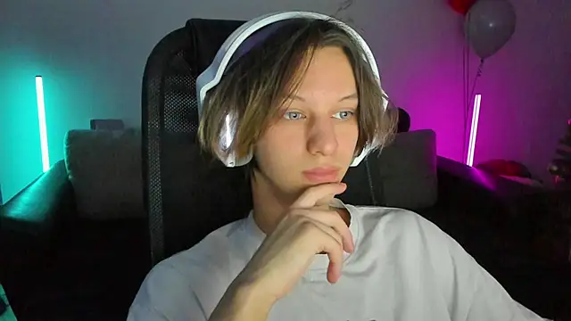 Ostin meow online show from January 2026 01:16:02 PM