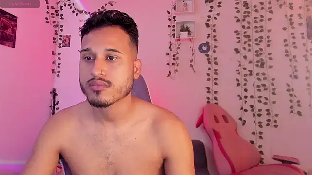 Raf brunette online show from December 2024 02:44:01 PM