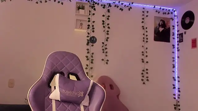 Raf brunette online show from February 2025 11:45:02 AM