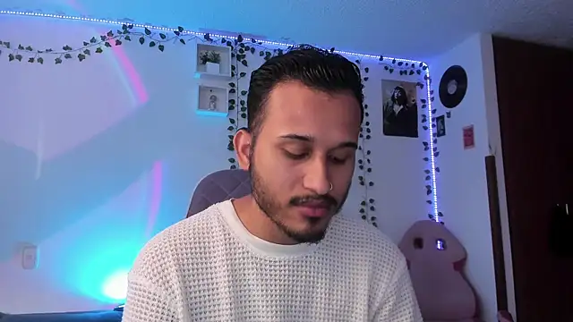 Raf brunette online show from March 2025 12:13:01 PM