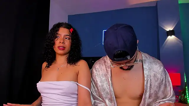 Snapshot of sharon_and_myke chatting on October 2025 08:59:01 PM sharon and myke online show from October 2025 08:59:01 PM