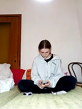 ella grays online show from December 2025 05:42:02 PM