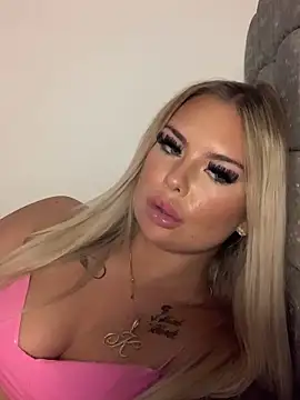 UKJuicyPrincess online show from February 2025 06:27:02 PM