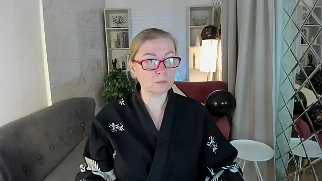 AlexandraKind online show from October 2025 01:34:01 PM