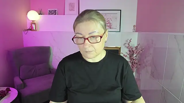 AlexandraKind online show from November 2025 08:31:01 PM