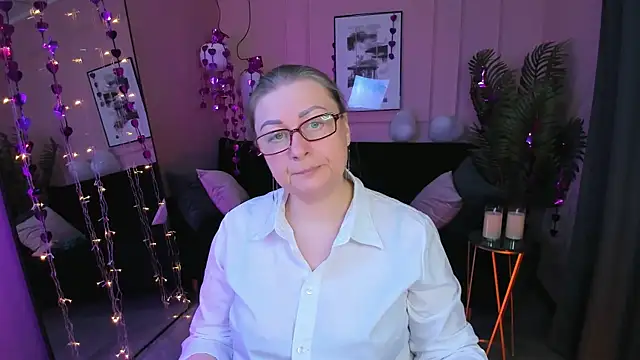 AlexandraKind online show from February 2026 09:00:01 PM