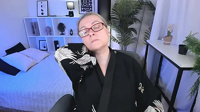 AlexandraKind online show from March 2026 08:37:01 PM