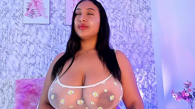 Snapshot of _karenestrada chatting on April 2026 04:07:02 AM karenestrada online show from April 2026 04:07:02 AM