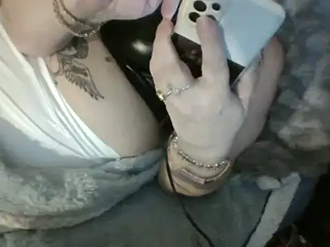 housewife shantie online show from March 2025 11:40:01 AM