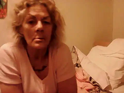 housewife shantie online show from April 2026 02:11:02 AM