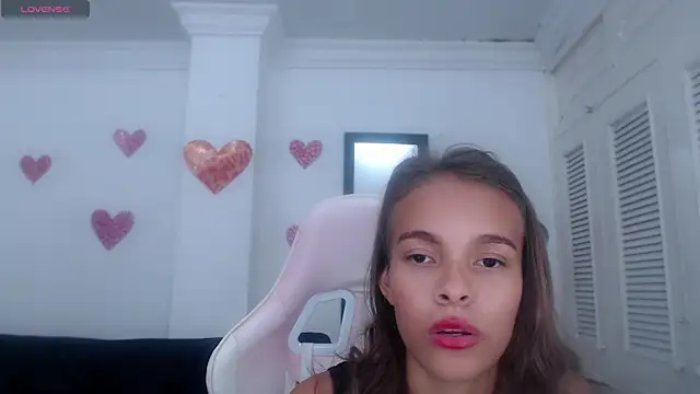 Snapshot of lulu_25_ chatting on December 2024 04:51:02 AM lulu 25 online show from December 2024 04:51:02 AM