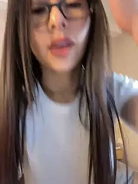 EymiCuper online show from February 2025 07:52:01 PM