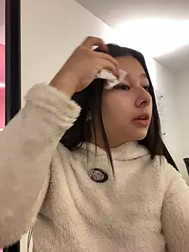 EymiCuper online show from March 2025 11:42:02 AM