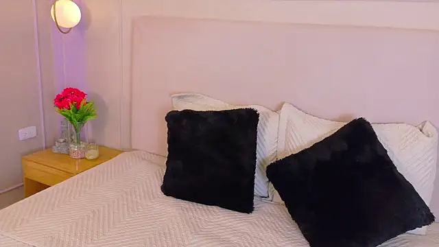 EymiCuper online show from September 2025 07:27:02 PM