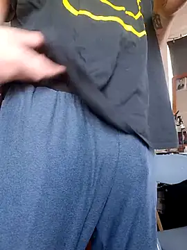 Snapshot of ChuckyyDee chatting on April 2026 12:39:02 PM ChuckyyDee online show from April 2026 12:39:02 PM