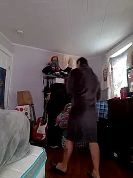 Snapshot of ChuckyyDee chatting on April 2026 02:00:02 PM ChuckyyDee online show from April 2026 02:00:02 PM