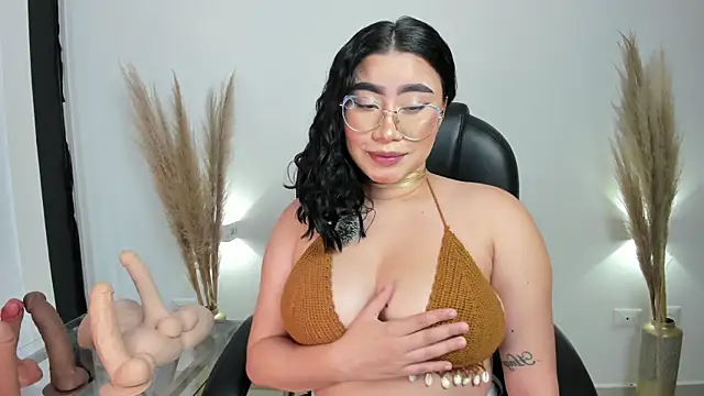 leylaclintonxx online show from March 2025 10:11:01 PM