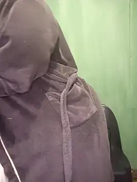 Snapshot of curvyloneah75 chatting on April 2026 03:01:02 PM curvyloneah75 online show from April 2026 03:01:02 PM