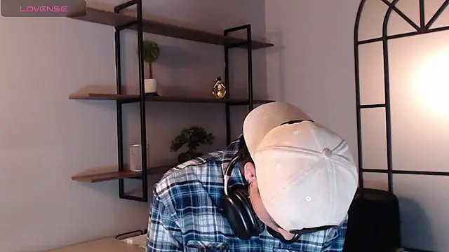 MattiDeLuca online show from December 2024 11:34:01 AM