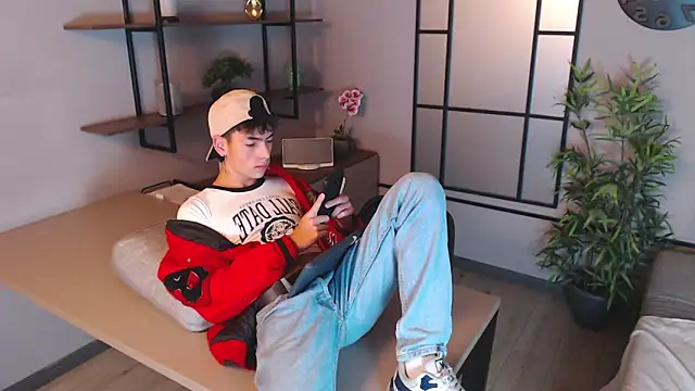 MattiDeLuca online show from December 2024 11:28:01 AM