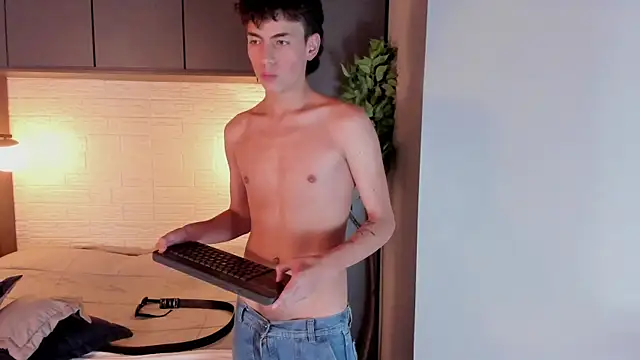 MattiDeLuca online show from December 2024 05:51:01 PM