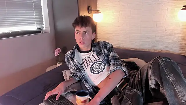 MattiDeLuca online show from December 2024 05:43:01 PM