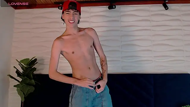 MattiDeLuca online show from December 2024 07:43:01 PM