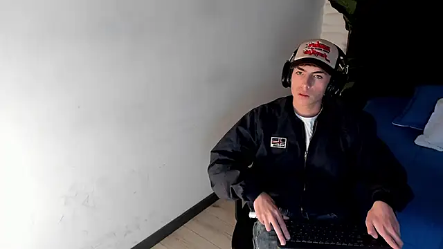 MattiDeLuca online show from February 2025 02:47:02 PM