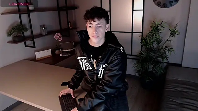 MattiDeLuca online show from February 2025 11:43:01 AM