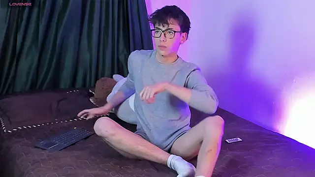 MattiDeLuca online show from October 2025 09:01:01 PM