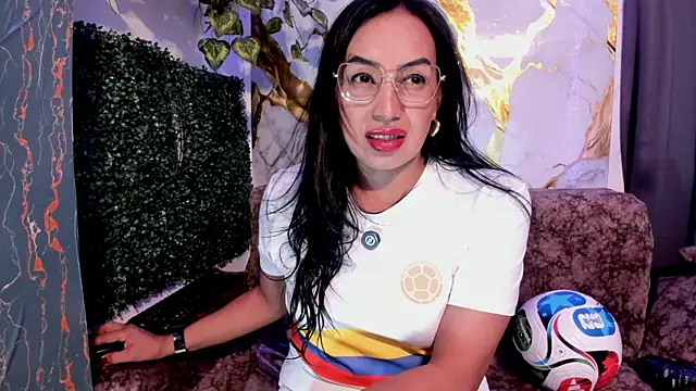 Snapshot of MeleekXXX_ chatting on June 2026 08:51:01 PM MeleekXXX online show from June 2026 08:51:01 PM