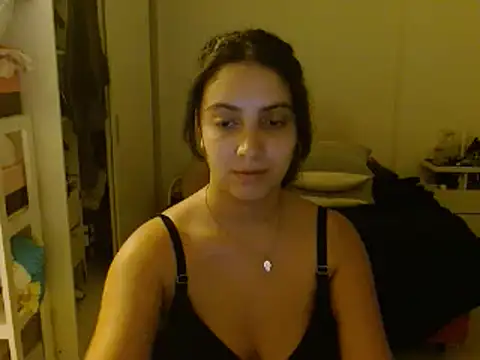 Snapshot of xBubblyBarbiexx chatting on February 2025 02:08:02 AM xBubblyBarbiexx online show from February 2025 02:08:02 AM