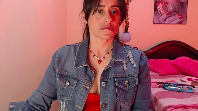 Snapshot of sara_florez1 chatting on February 2025 12:05:02 AM sara florez1 online show from February 2025 12:05:02 AM