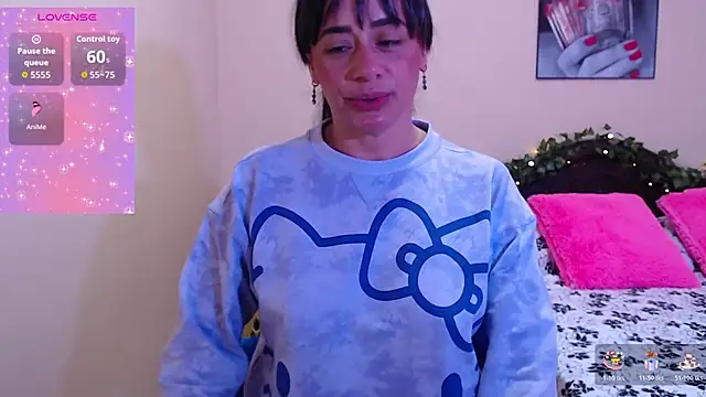 Snapshot of sara_florez1 chatting on December 2025 11:04:01 AM sara florez1 online show from December 2025 11:04:01 AM