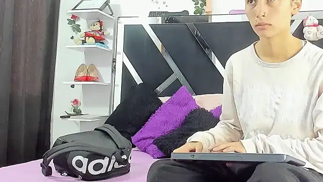 abby eemily online show from October 2025 12:03:02 PM