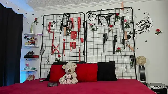 abby eemily online show from December 2025 12:00:02 PM