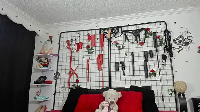 abby eemily online show from December 2025 12:01:02 PM