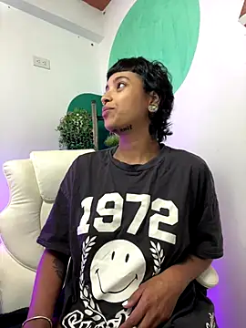 LollaByer online show from November 2025 09:03:02 PM