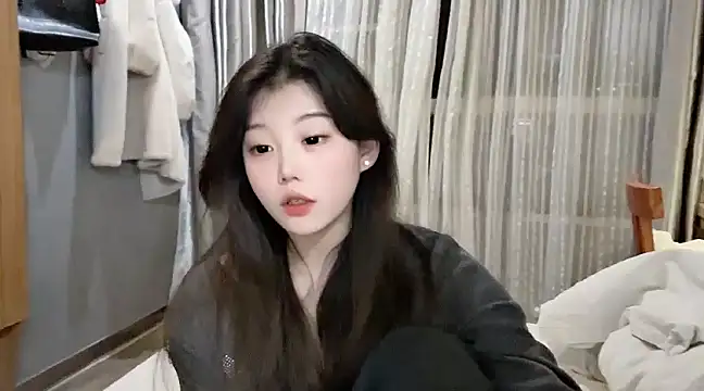 Snapshot of yangyang-1115 chatting on February 2025 02:16:02 PM yangyang-1115 online show from February 2025 02:16:02 PM