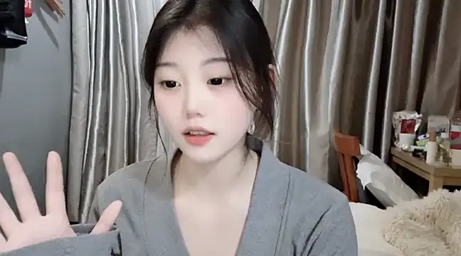 Snapshot of yangyang-1115 chatting on February 2025 05:58:01 AM yangyang-1115 online show from February 2025 05:58:01 AM