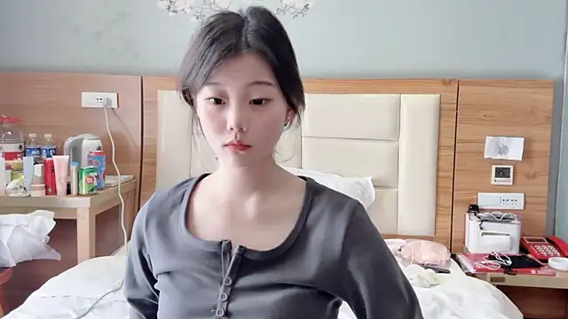 Snapshot of yangyang-1115 chatting on February 2025 04:44:01 AM yangyang-1115 online show from February 2025 04:44:01 AM