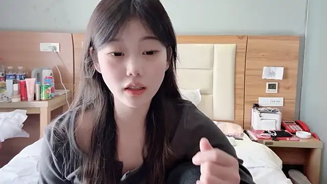 Snapshot of yangyang-1115 chatting on February 2025 07:44:02 AM yangyang-1115 online show from February 2025 07:44:02 AM